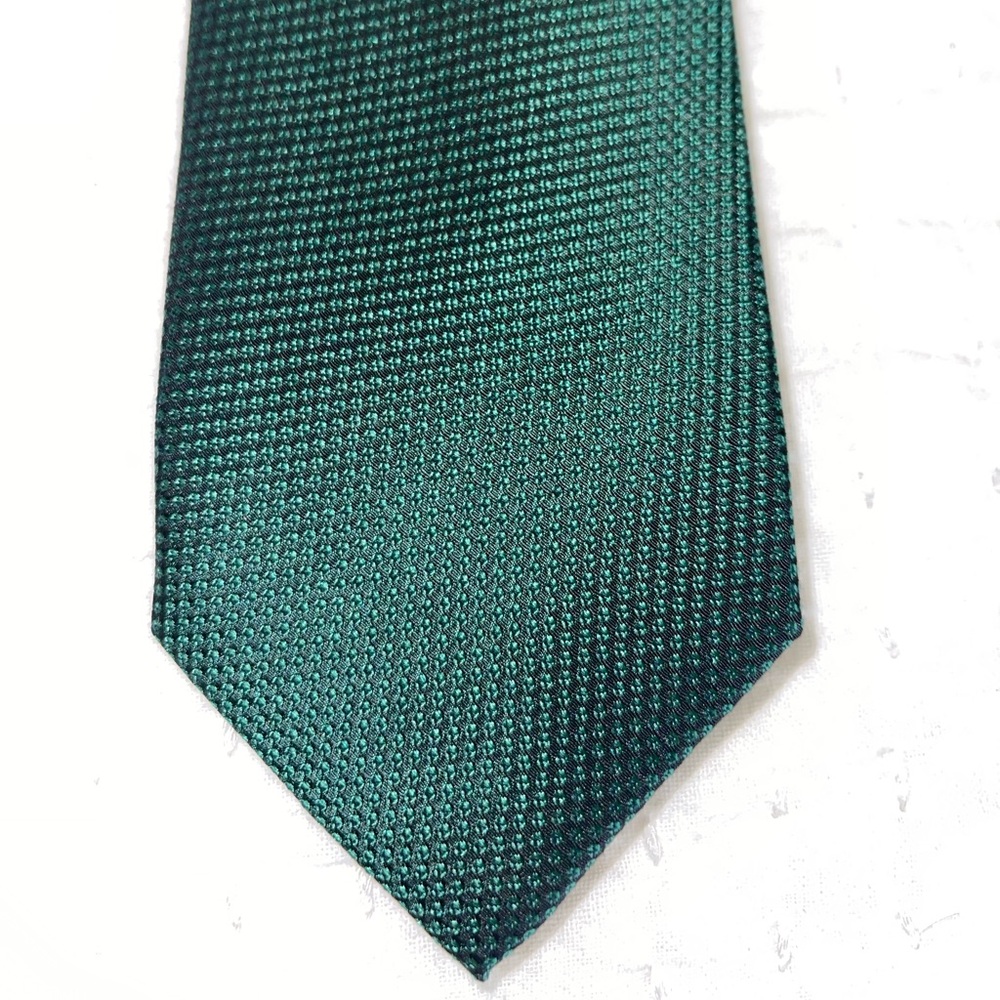 Brand New Men's Wearhouse Classic Green Textured Silk Tie